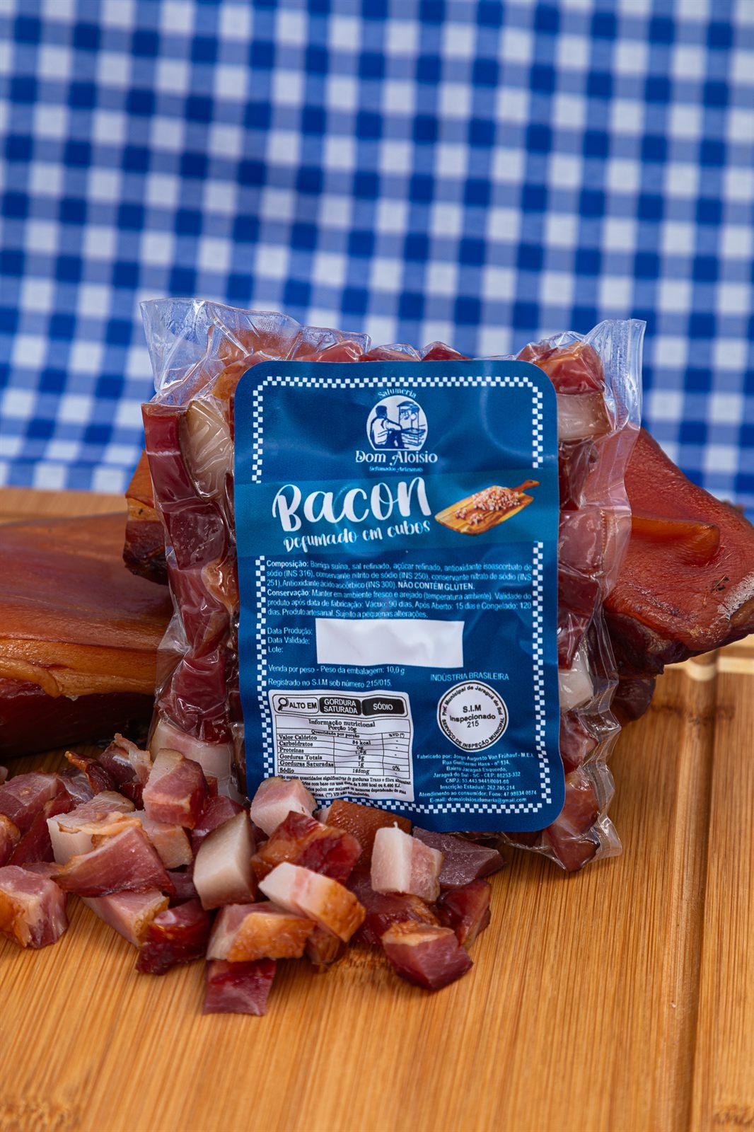 Cubos de bacon defumado